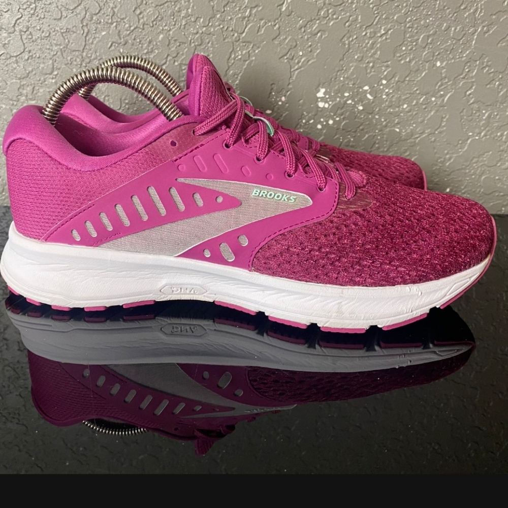Brooks Range 2 Pink Running Shoes Women's 8 B Medium 1203621B553 - Picture 2 of 6